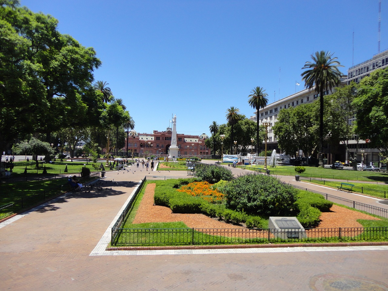 découvrez l'authenticité de buenos aires à travers verbenas, une expérience culturelle unique où la musique, la danse et la gastronomie se rencontrent. plongez dans l'ambiance vibrante de la ville et savourez des moments inoubliables au cœur de la capitale argentine.