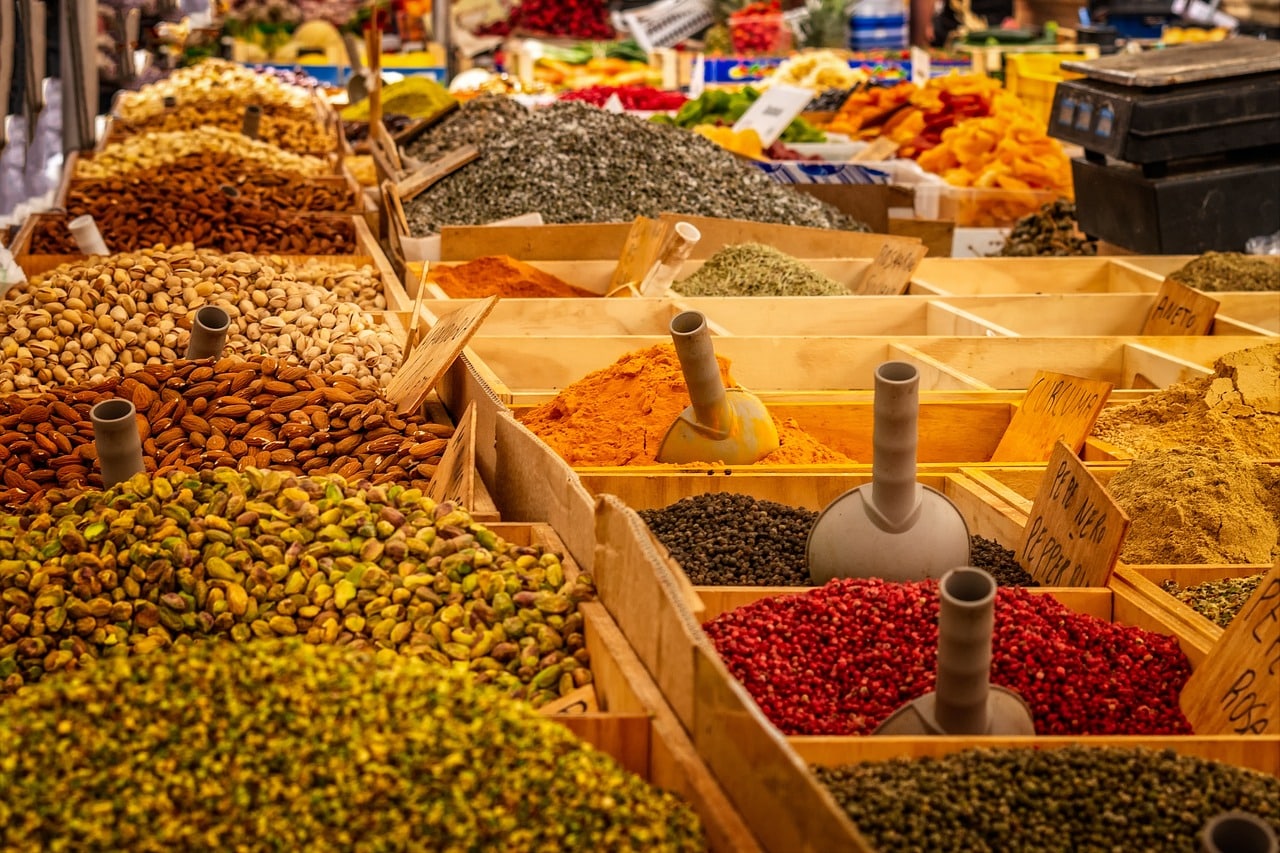 découvrez une sélection variée de tomates : des variétés classiques aux plus exotiques, apprenez à choisir et cultiver celles qui embelliront vos jardins et rehausseront vos plats.