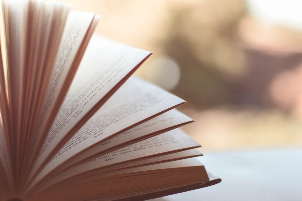 découvrez notre sélection de livres sur la permaculture pour approfondir vos connaissances et adopter des pratiques respectueuses de l'environnement et durables.