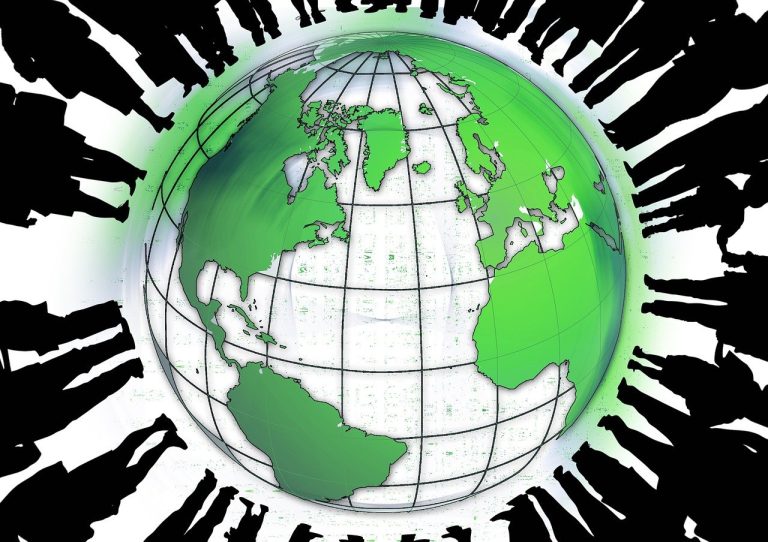 découvrez les enjeux de l'overpopulation, ses impacts sur l'environnement, l'économie et la société, ainsi que les solutions possibles pour un avenir durable.